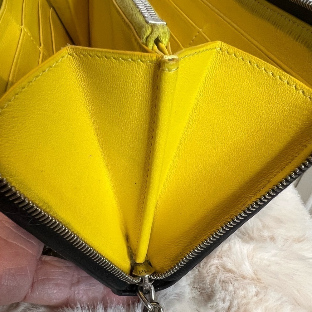 CELINE ZIP AROUND WALLET - Picture 12 of 15